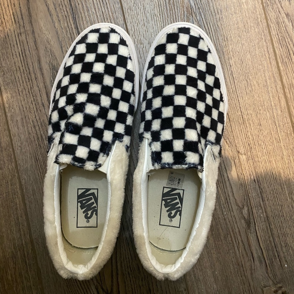FUZZY VANS